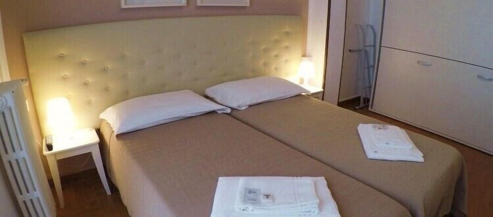 B&B Corso Porta Nuova 39 เวโรนา ภายนอก รูปภาพ